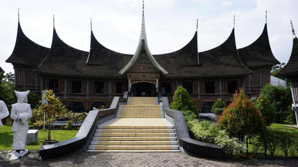 פדאנג Kyriad Bumiminang Hotel מראה חיצוני תמונה
