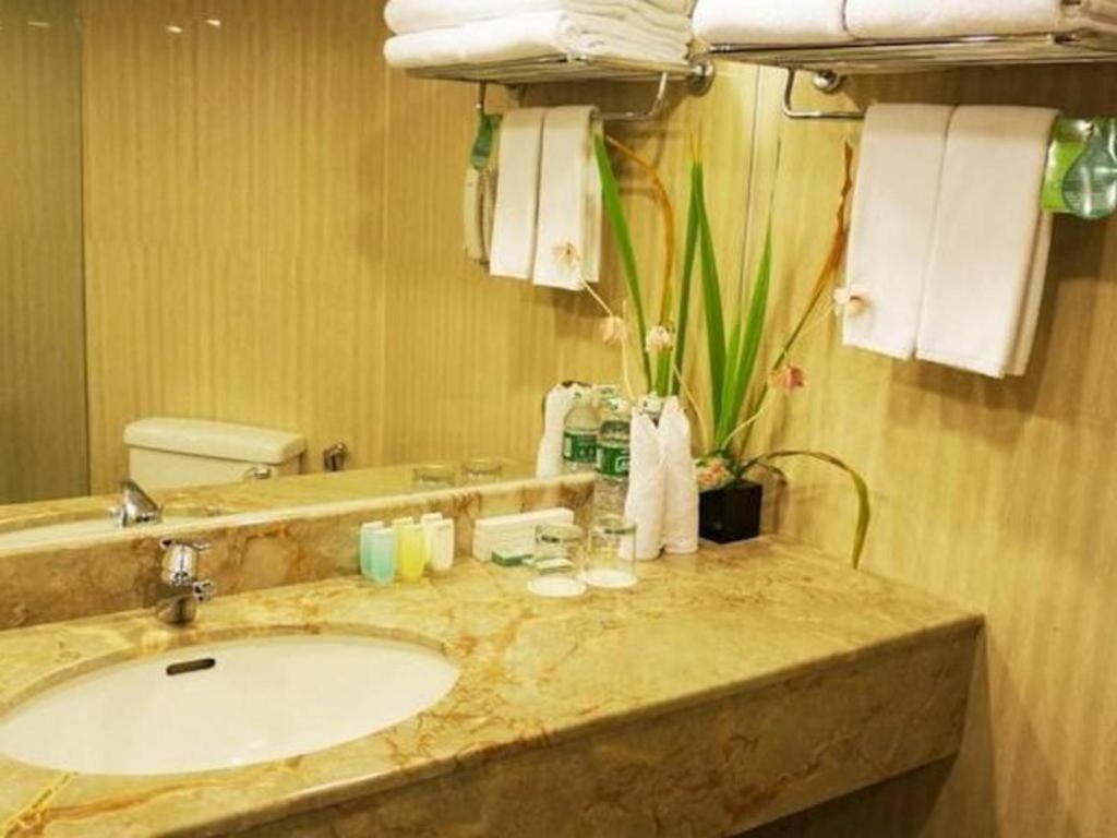 פדאנג Kyriad Bumiminang Hotel מראה חיצוני תמונה