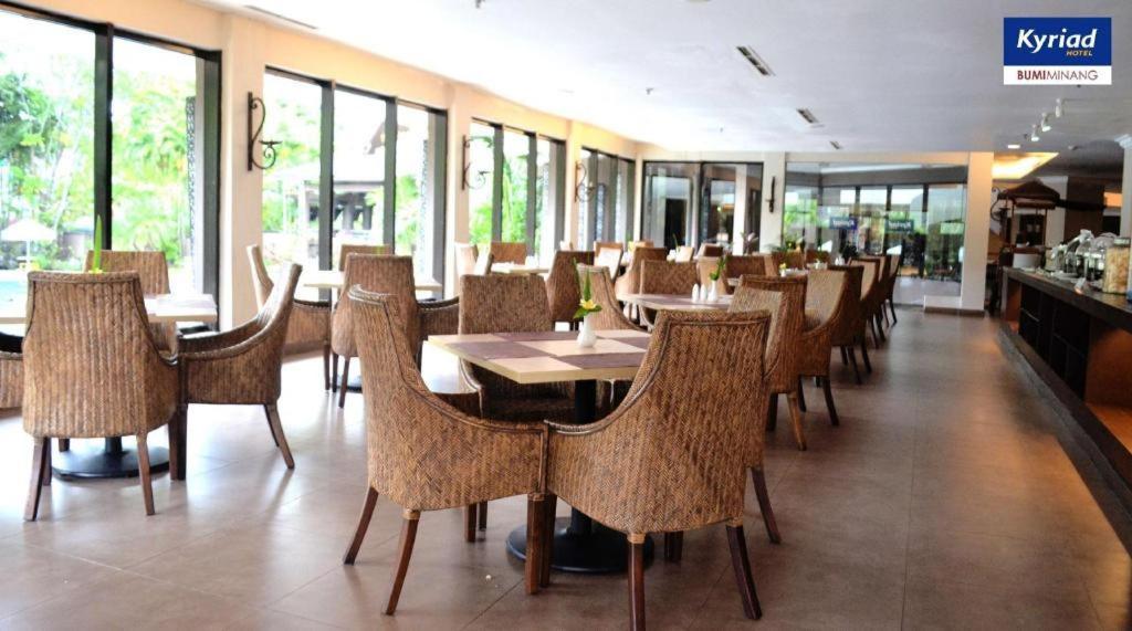 פדאנג Kyriad Bumiminang Hotel מראה חיצוני תמונה