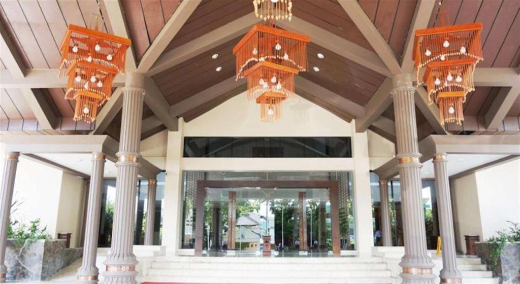 פדאנג Kyriad Bumiminang Hotel מראה חיצוני תמונה