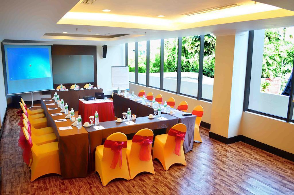 פדאנג Kyriad Bumiminang Hotel מראה חיצוני תמונה