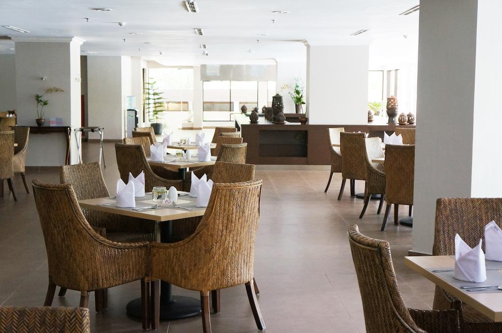 פדאנג Kyriad Bumiminang Hotel מראה חיצוני תמונה