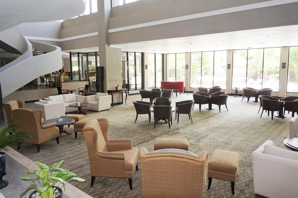 פדאנג Kyriad Bumiminang Hotel מראה חיצוני תמונה