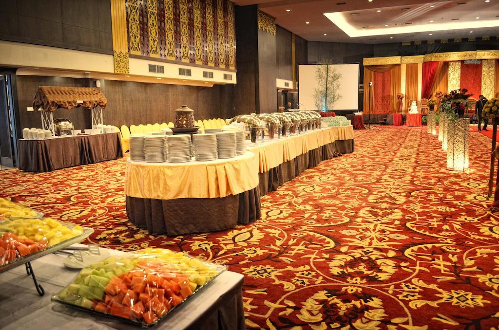 פדאנג Kyriad Bumiminang Hotel מראה חיצוני תמונה